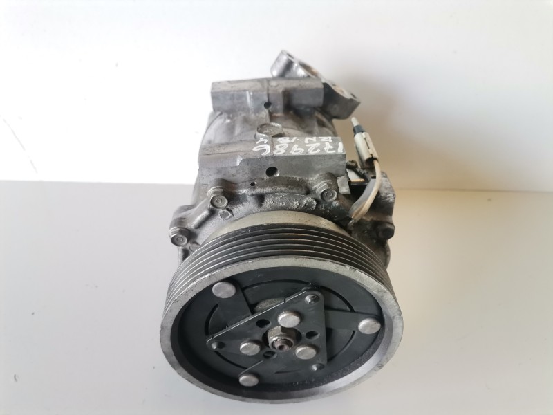 Recambio de compresor aire acondicionado para dacia logan 1 k9k796 referencia OEM IAM 8200802609  