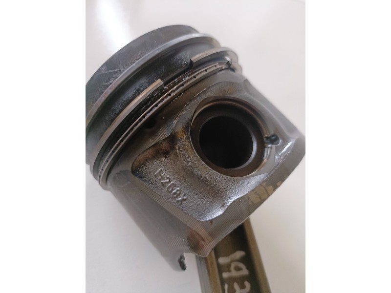 Recambio de piston para land rover discovery 276dt referencia OEM IAM H268X  