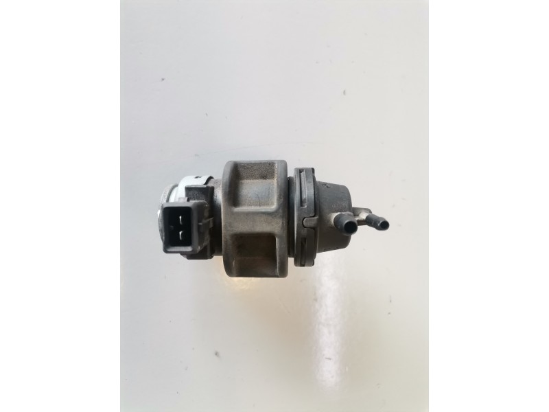 Recambio de valvula aire adicional para dacia logan 1 k9k796 referencia OEM IAM 8200575400  