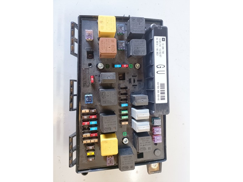 Recambio de caja reles / fusibles para opel astra h gtc z17dtr referencia OEM IAM 13206748/5DK00866848  