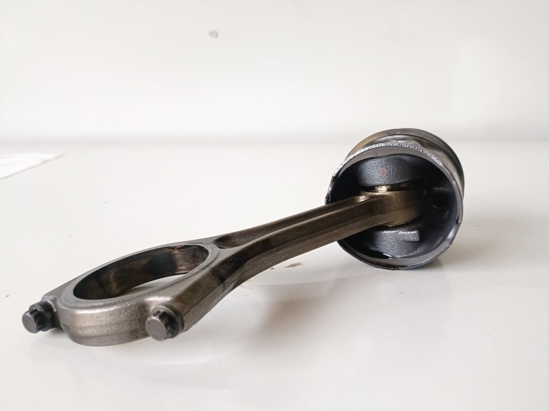 Recambio de piston para land rover discovery 276dt referencia OEM IAM H268X  