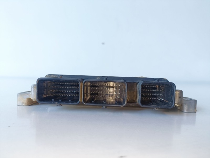 Recambio de centralita motor uce para renault kangoo ii (f/kw0) k9k808 referencia OEM IAM 237101989R  
