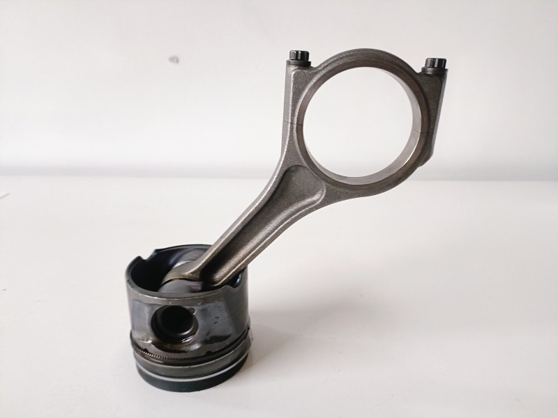 Recambio de piston para land rover discovery 276dt referencia OEM IAM H268X  