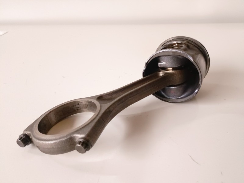 Recambio de piston para land rover discovery 276dt referencia OEM IAM H268X  