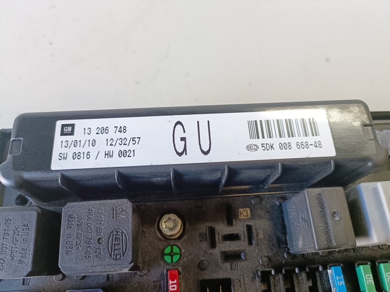 Recambio de caja reles / fusibles para opel astra h gtc z17dtr referencia OEM IAM 13206748/5DK00866848  
