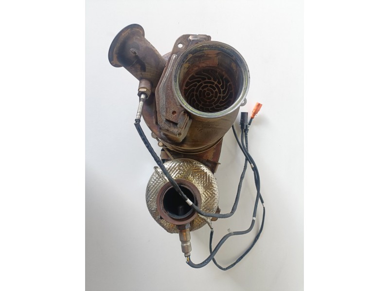 Recambio de catalizador para volkswagen golf vii (5g1/be1) clh referencia OEM IAM 04L131723M  