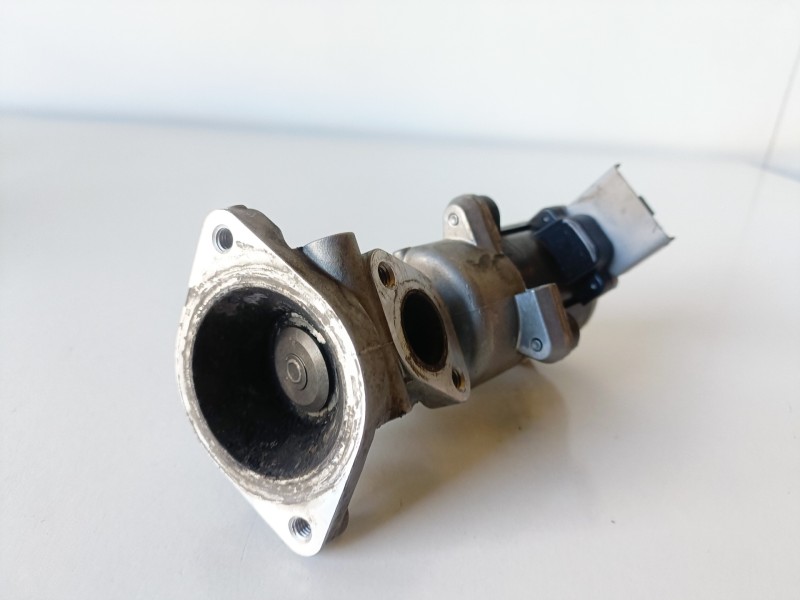 Recambio de valvula egr para land rover discovery 276dt referencia OEM IAM 7H2Q9D475D  