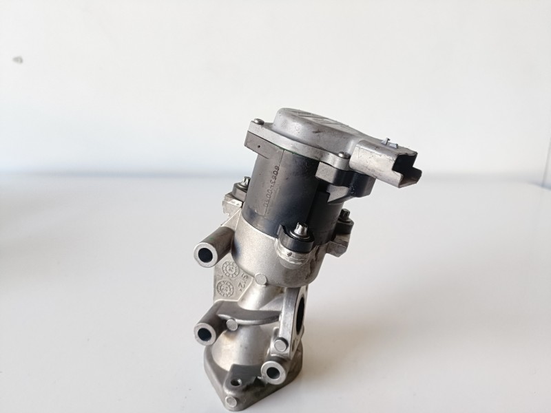 Recambio de valvula egr para land rover discovery 276dt referencia OEM IAM 7H2Q9D475D  