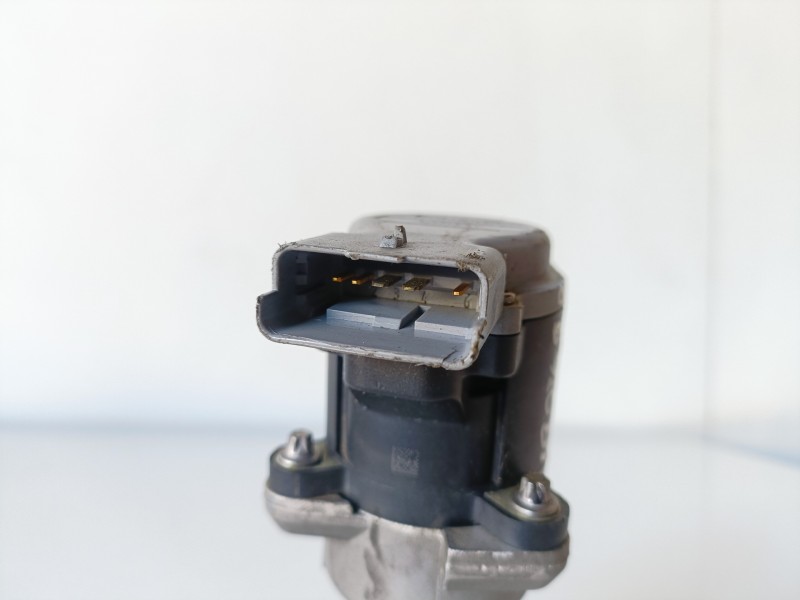 Recambio de valvula egr para land rover discovery 276dt referencia OEM IAM 7H2Q9D475D  