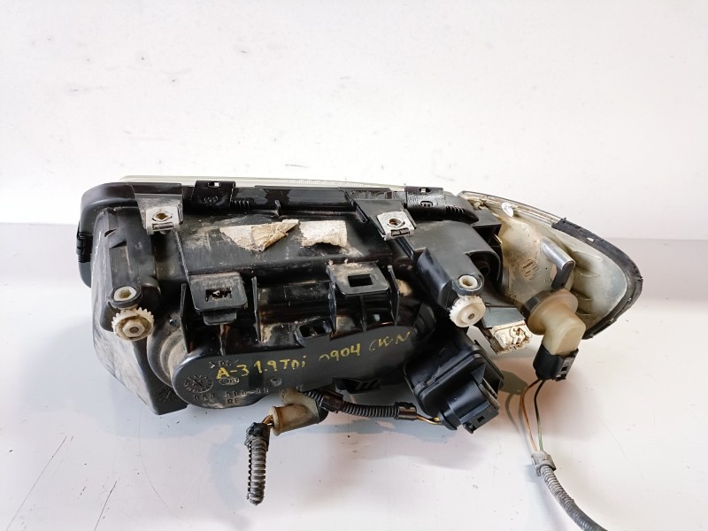 Recambio de faro derecho para audi a3 (8l) ahf referencia OEM IAM   