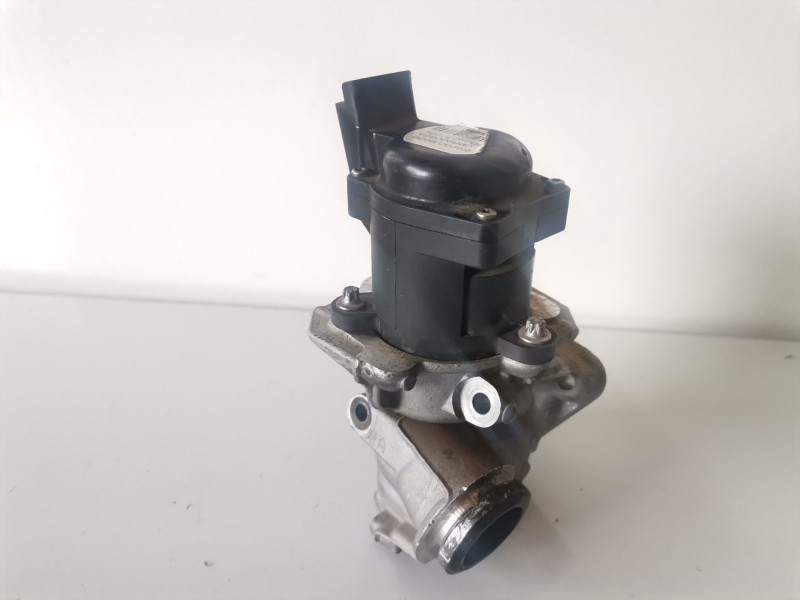 Recambio de valvula egr para citroen c4 picasso 9h01 referencia OEM IAM 9672880080  