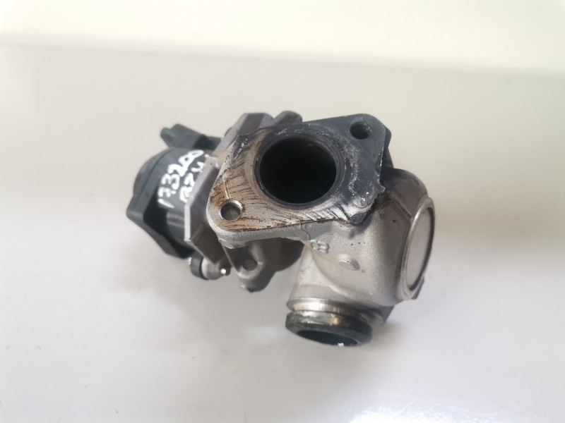 Recambio de valvula egr para citroen c4 picasso 9h01 referencia OEM IAM 9672880080  