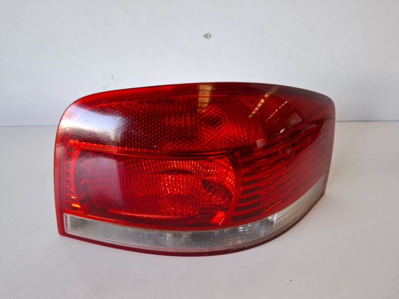 Recambio de piloto trasero derecho para audi a3 (8p1) bkd referencia OEM IAM   