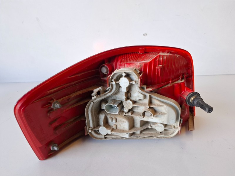 Recambio de piloto trasero derecho para audi a3 (8p1) bkd referencia OEM IAM   