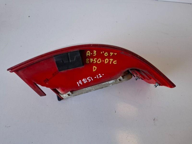 Recambio de piloto trasero derecho para audi a3 (8p1) bkd referencia OEM IAM   