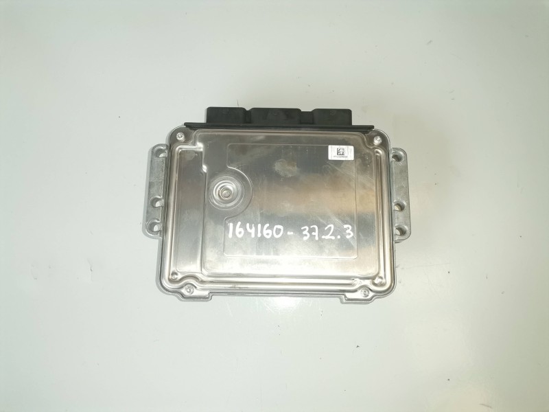 Recambio de centralita motor uce para mazda 3 berlina (bk) y6 referencia OEM IAM 3U7112A650SA/0281011618  