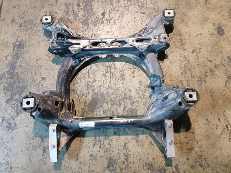 Recambio de puente delantero para audi q7 (4l) bug referencia OEM IAM 7L0400025  