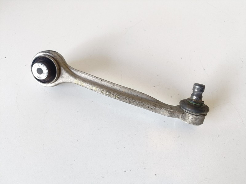 Recambio de brazo suspension superior delantero izquierdo para audi a4 avant (8w5) cswb referencia OEM IAM   