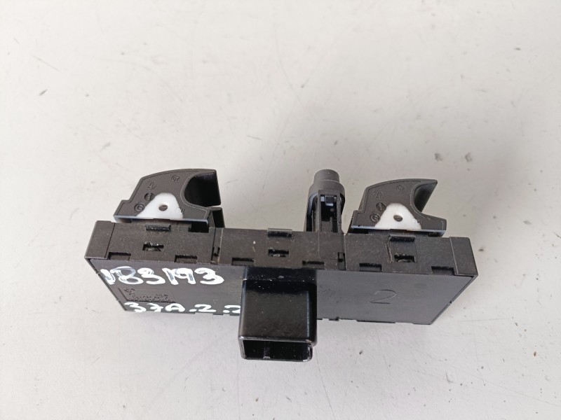 Recambio de mando elevalunas delantero izquierdo para seat ibiza (6p1) chzb referencia OEM IAM 1K4959857C  