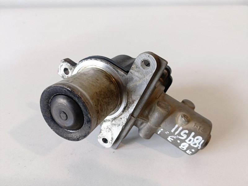 Recambio de valvula egr para renault megane iii berlina 5p k9k832 referencia OEM IAM H8200282949  