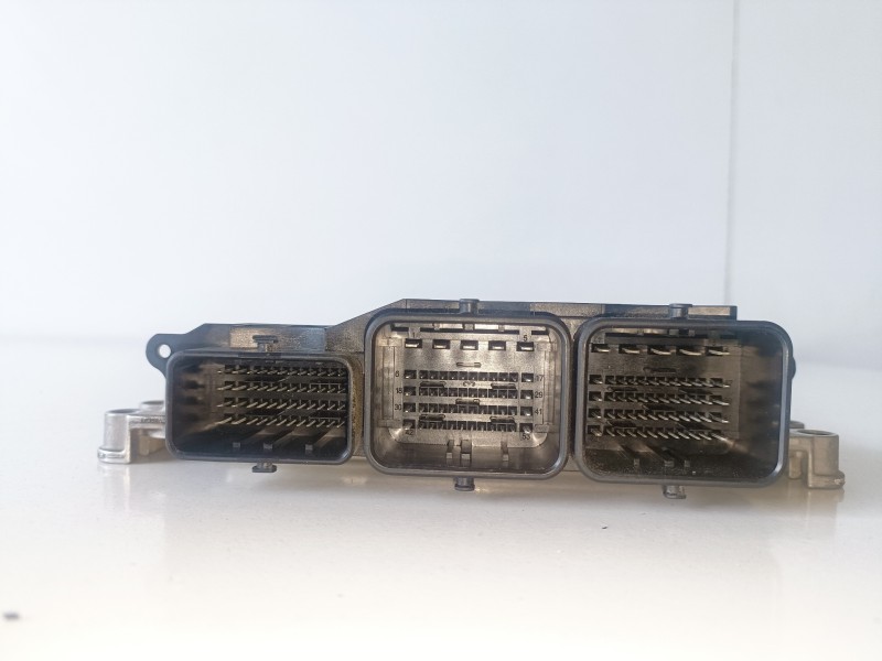 Recambio de centralita motor uce para ford fiesta (cb1) tzja referencia OEM IAM BV2112A650AAC  
