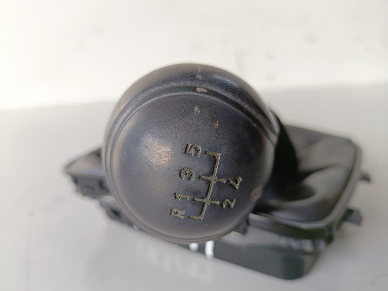 Recambio de pomo palanca cambio para seat ibiza (6p1) chzb referencia OEM IAM 6P0711113LKC  