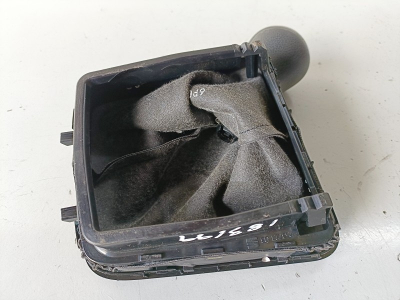 Recambio de pomo palanca cambio para seat ibiza (6p1) chzb referencia OEM IAM 6P0711113LKC  
