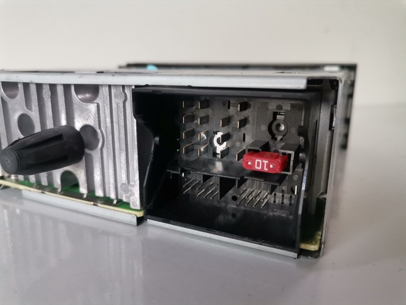 Recambio de sistema audio / radio cd para peugeot 3008 9hz / 9h01 referencia OEM IAM 966665067701  