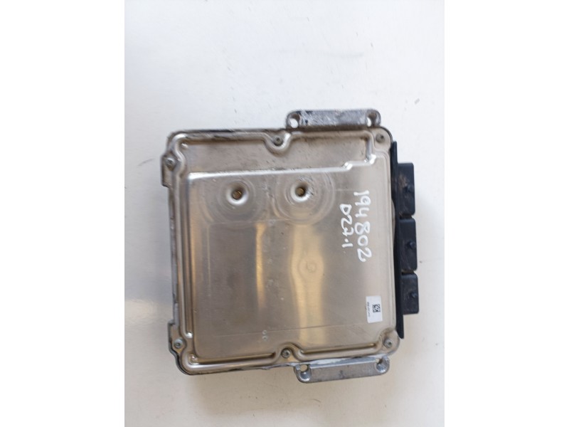 Recambio de centralita motor uce para renault laguna iii berlina m9r742 referencia OEM IAM 0281014646  