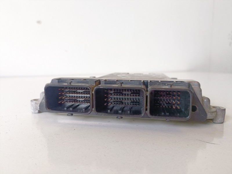 Recambio de centralita motor uce para renault laguna iii berlina m9r742 referencia OEM IAM 0281014646  