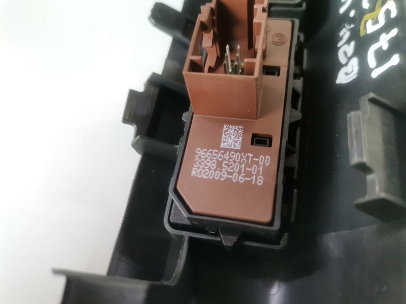 Recambio de interruptor para peugeot 3008 9hz / 9h01 referencia OEM IAM 96656490XT  
