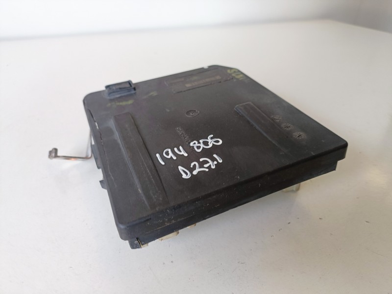 Recambio de caja reles / fusibles para renault scenic ii (jm) k4m766 referencia OEM IAM 519158083  