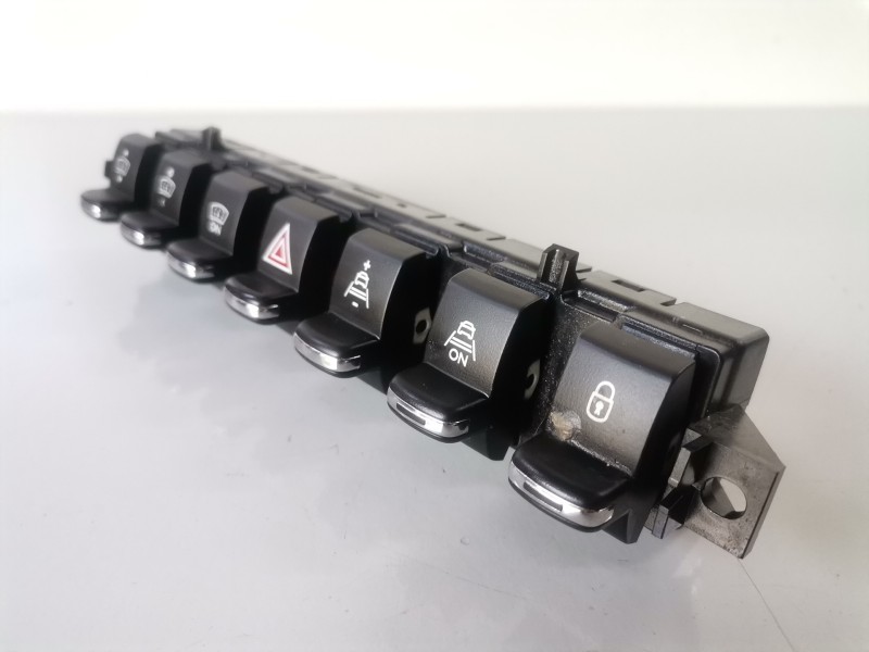 Recambio de warning para peugeot 3008 9hz / 9h01 referencia OEM IAM 96638425XT  