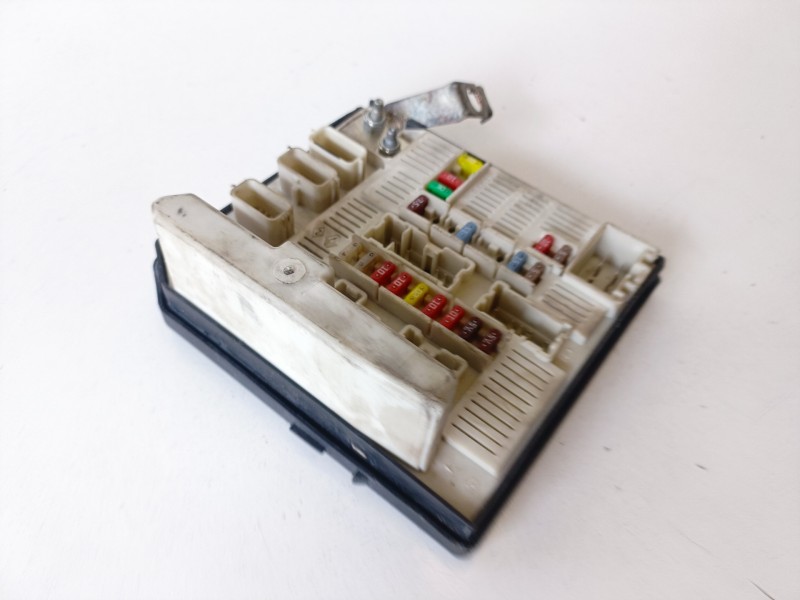 Recambio de caja reles / fusibles para renault scenic ii (jm) k4m766 referencia OEM IAM 519158083  