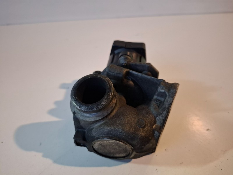 Recambio de valvula egr para citroen jumpy 9hu referencia OEM IAM 9672880080  