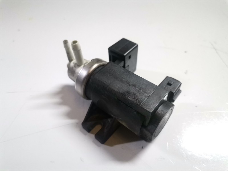 Recambio de valvula aire adicional para opel corsa c y17dt referencia OEM IAM 72190339  