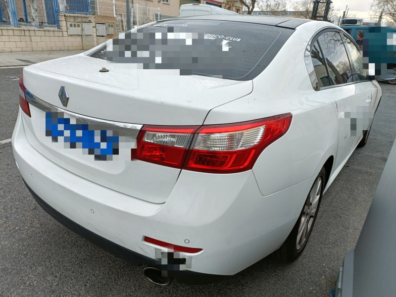 renault latitude del año 2012