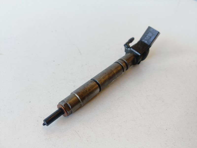 Recambio de inyector para mercedes-benz sprinter ii kombi 646986 referencia OEM IAM 0445115069  
