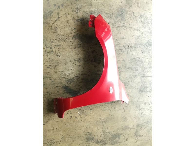 Recambio de aleta delantera izquierda para mazda 3 berlina (bk) y6 referencia OEM IAM   