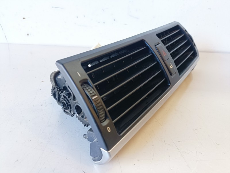 Recambio de rejilla aireadora para bmw serie x5 (e70) 306d3 referencia OEM IAM 716180104  