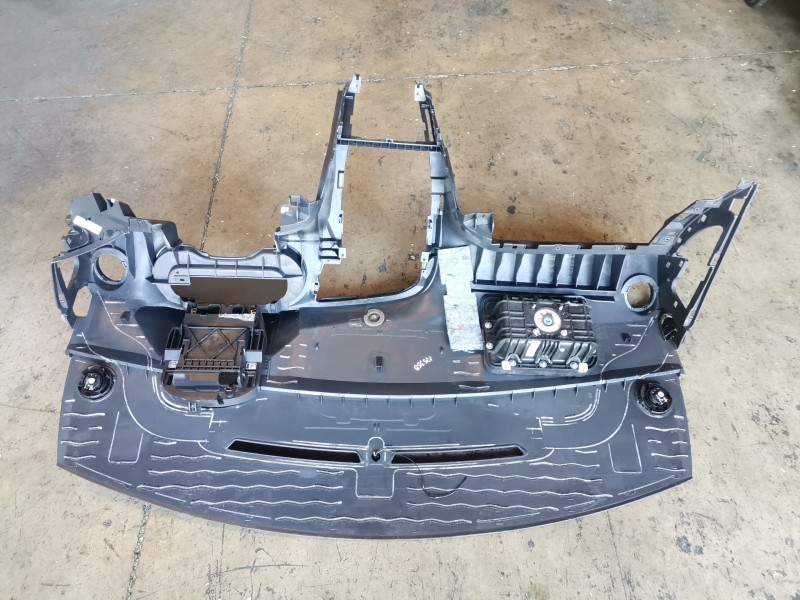 Recambio de salpicadero para peugeot 3008 9hz / 9h01 referencia OEM IAM 9685506177/9685481677  