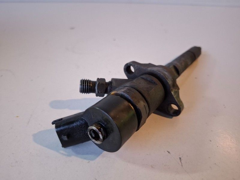 Recambio de inyector para citroen jumpy 9hu referencia OEM IAM 0445110239  