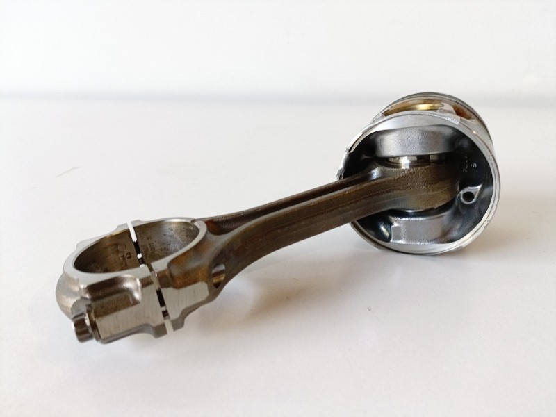 Recambio de piston para mitsubishi asx (ga0w) 4n13 referencia OEM IAM   