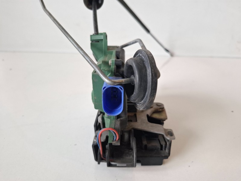 Recambio de cerradura puerta delantera izquierda para seat ibiza (6l1) azq referencia OEM IAM C3B1837015AM  