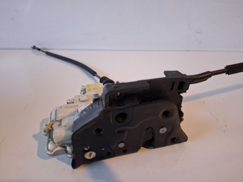 Recambio de cerradura puerta delantera derecha para volkswagen passat berlina (3c2) cba referencia OEM IAM 3C1837016A  