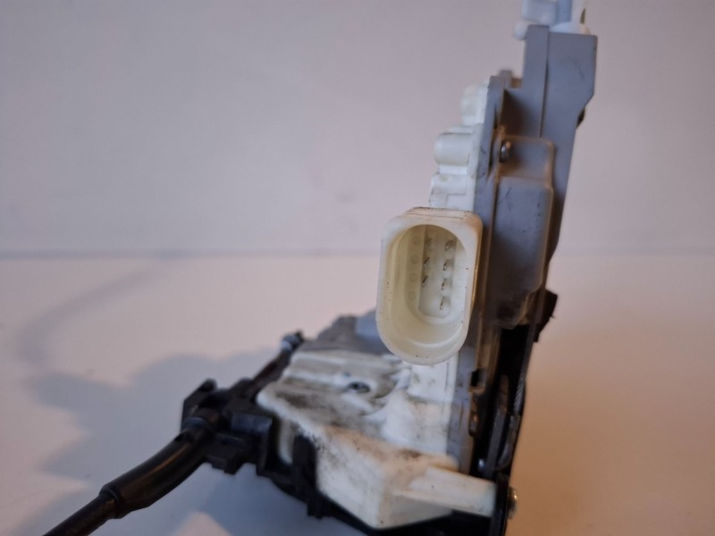 Recambio de cerradura puerta delantera derecha para volkswagen passat berlina (3c2) cba referencia OEM IAM 3C1837016A  