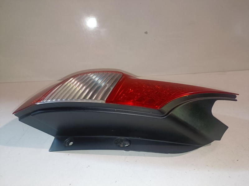 Recambio de piloto trasero izquierdo para renault scenic ii (jm) f9q816 referencia OEM IAM   