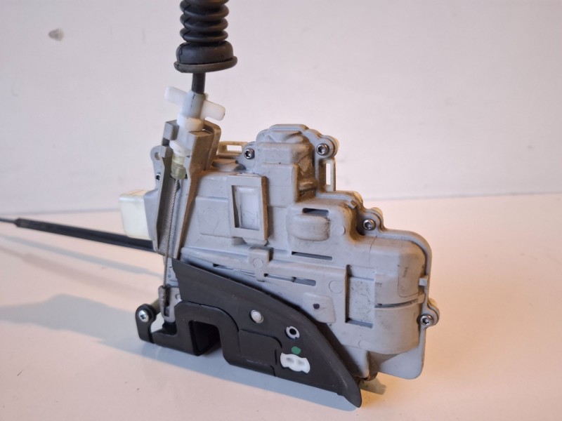 Recambio de cerradura puerta delantera derecha para volkswagen passat berlina (3c2) cba referencia OEM IAM 3C1837016A  
