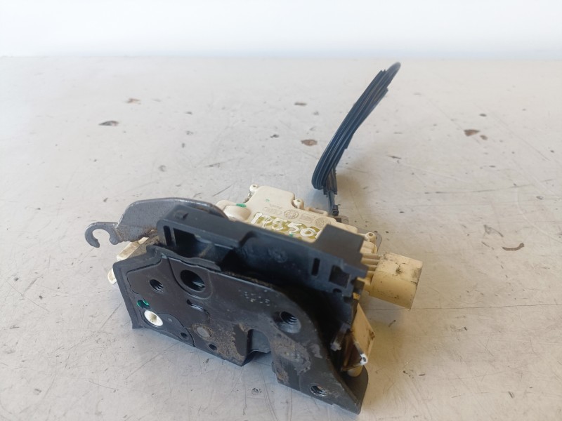 Recambio de cerradura puerta delantera derecha para seat altea (5p1) bkd referencia OEM IAM 1P1837016  
