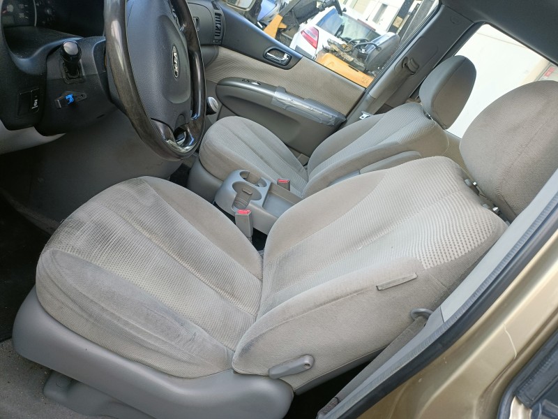 kia carnival del año 2006